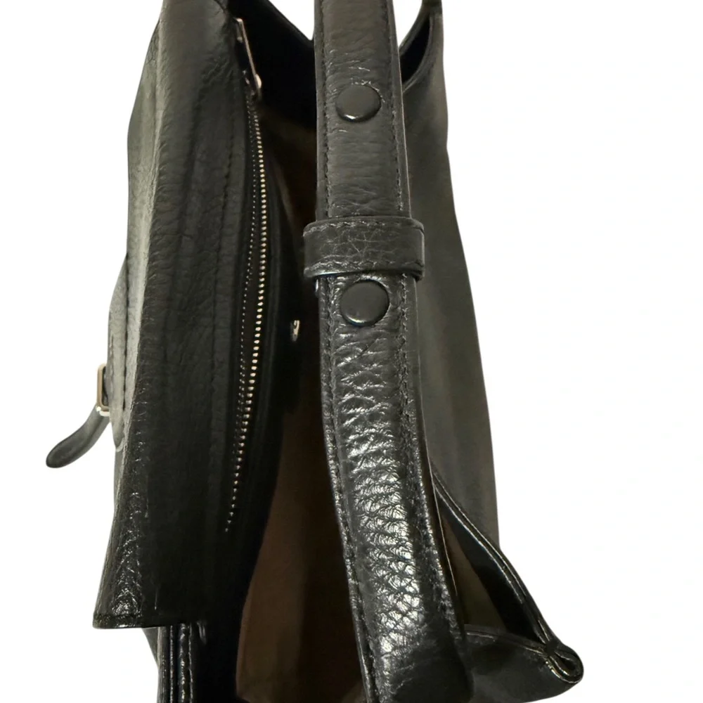 Tod's Black Leather Shoulder Bag - Picture 16 of 16